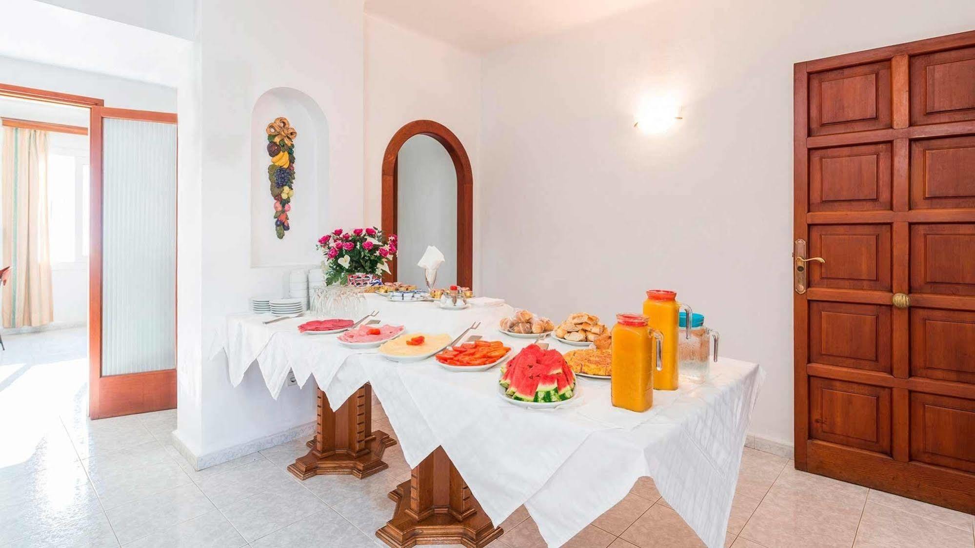 Hostal San Francisco Cala D´Or Buitenkant foto